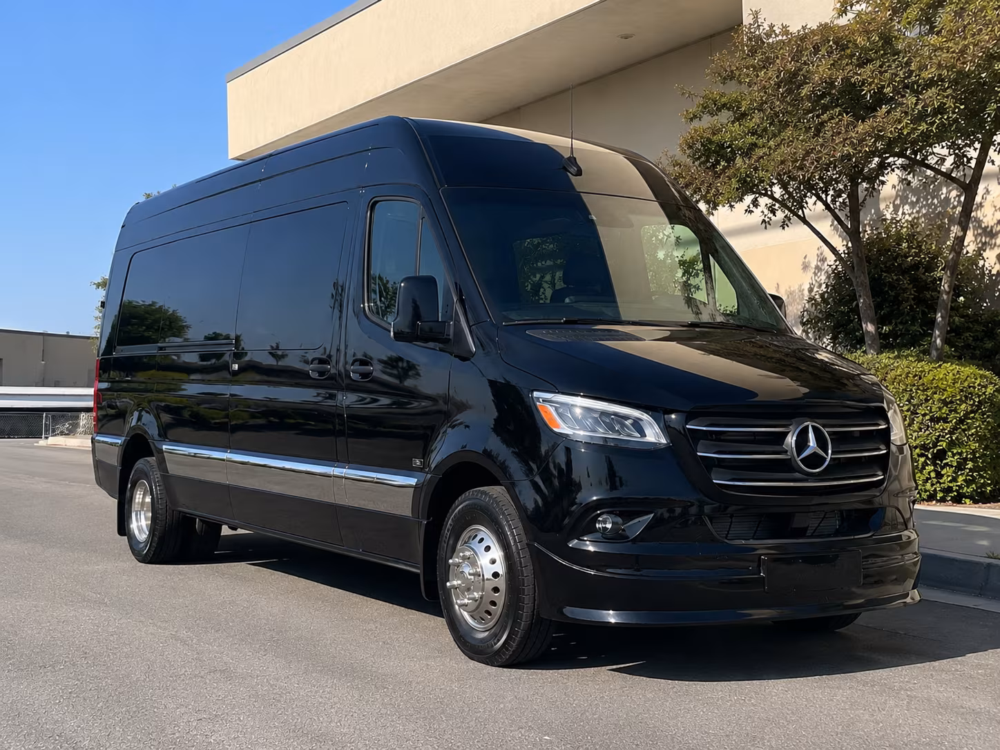 columbus 10 passenger sprinter van